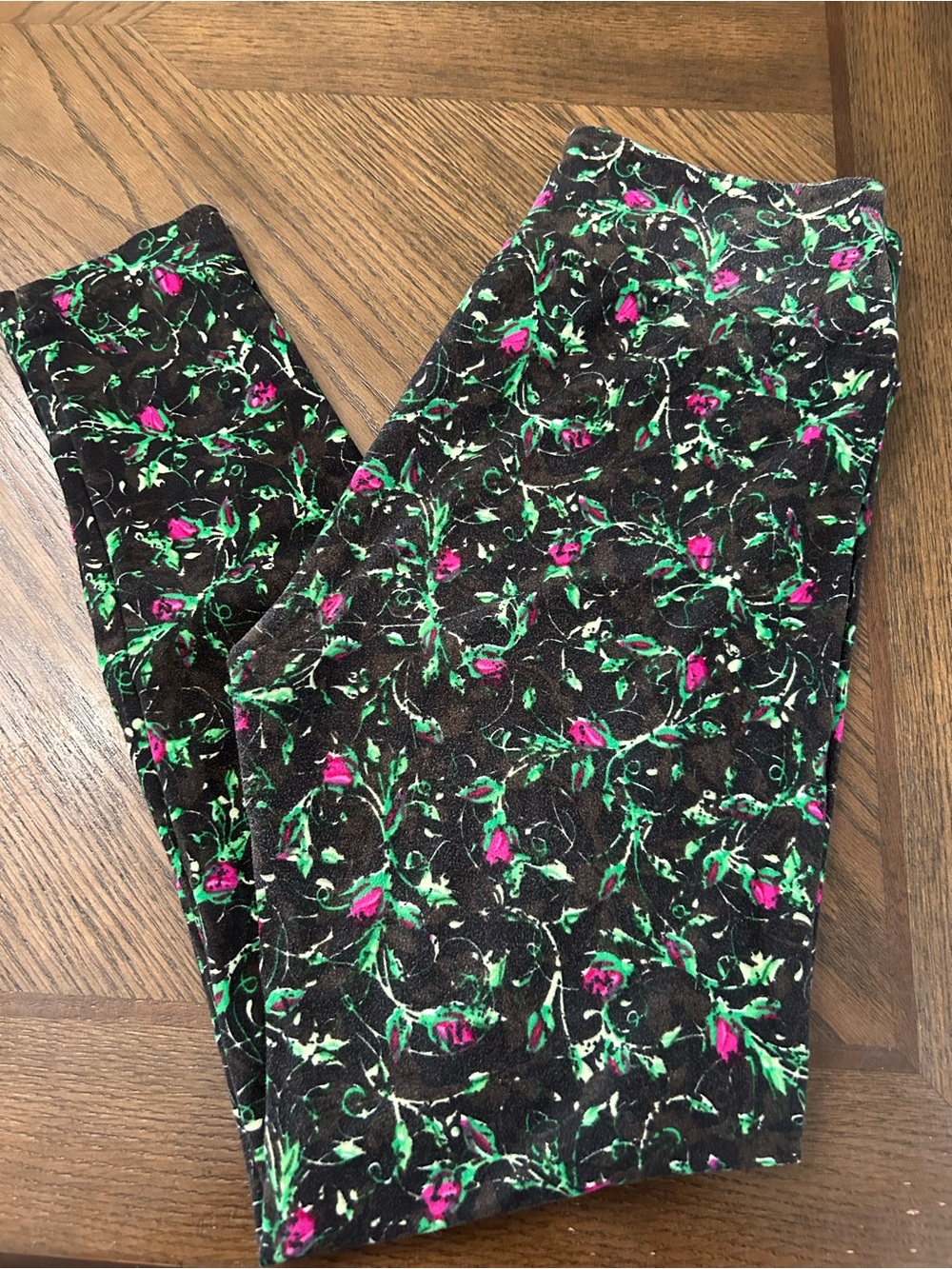 LuLaRoe Black Leggings with Pink Floral Vine Print
